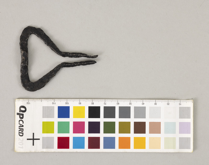 Parmupilli katke. Hobuserauakujuline pill.